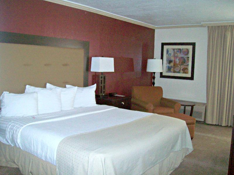 By Ihg