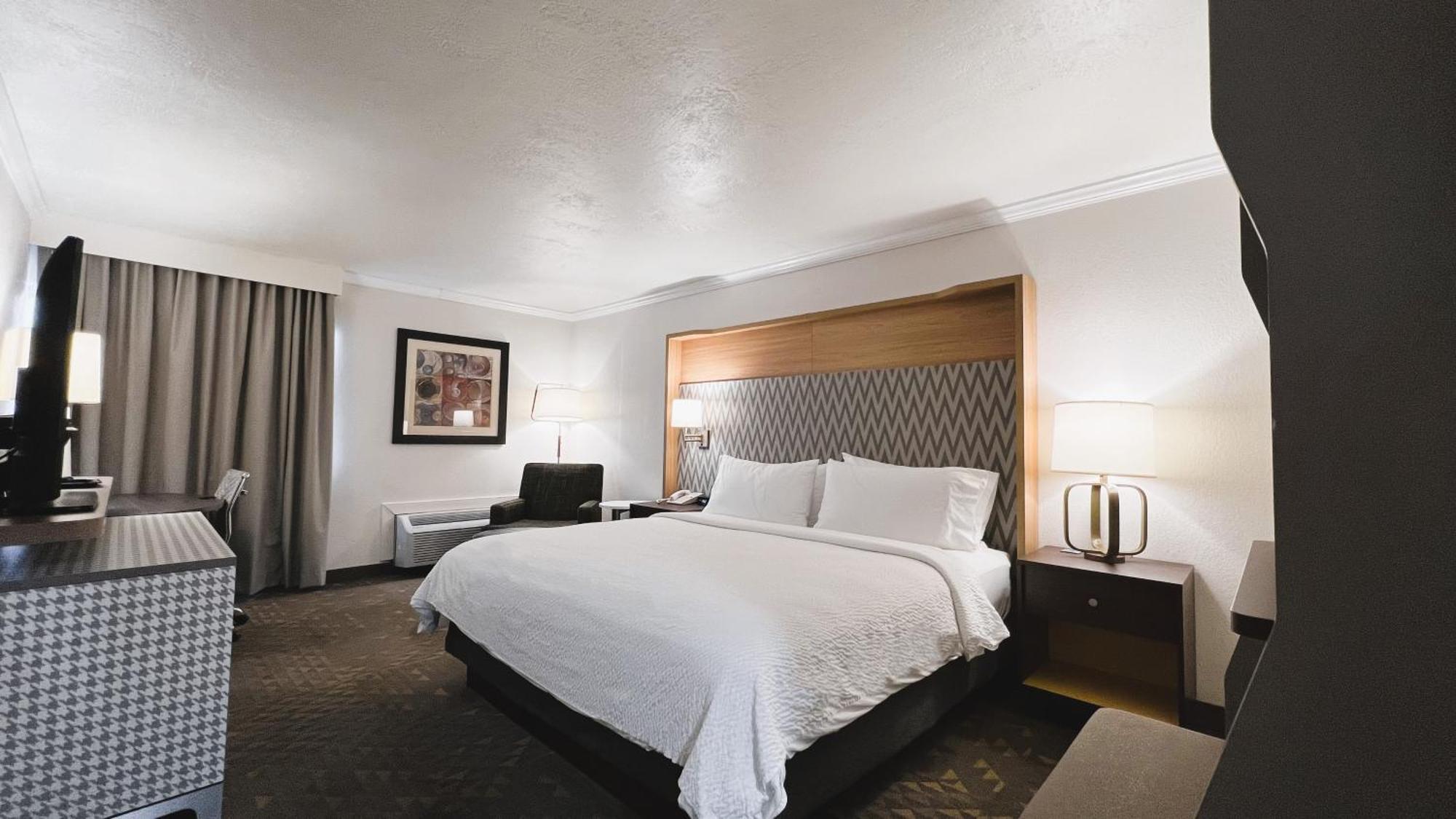 By Ihg