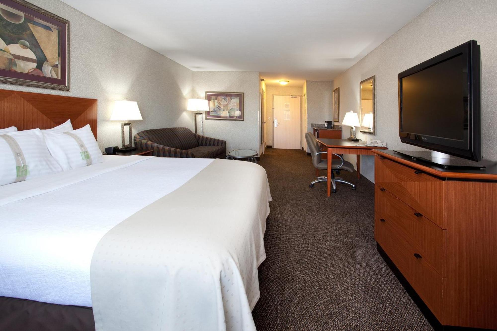 Hotel By Ihg